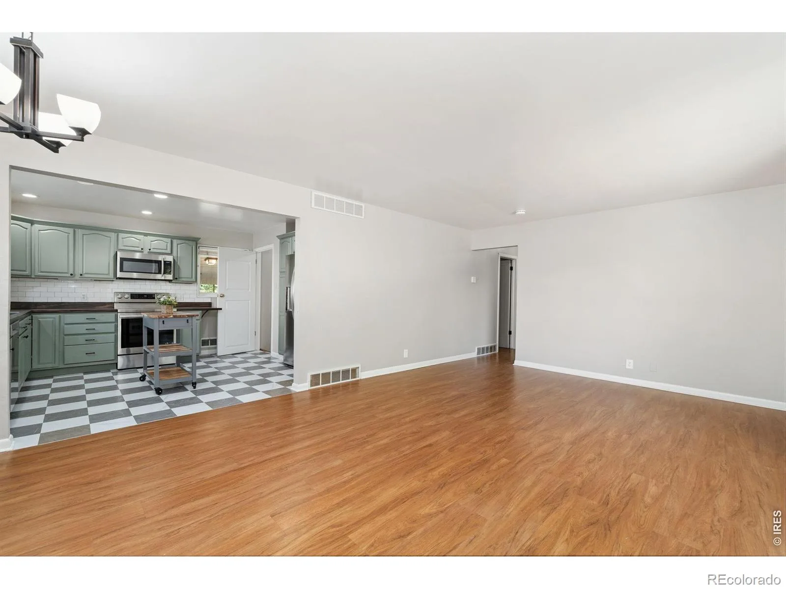 7270 Avrum Drive Denver CO 80221 | MLS #RECIR1062335 06202026011148 1600 6