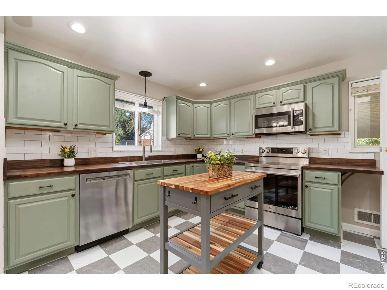 7270 Avrum Drive Denver CO 80221 | MLS #RECIR1062335 06202026011148 1600 7