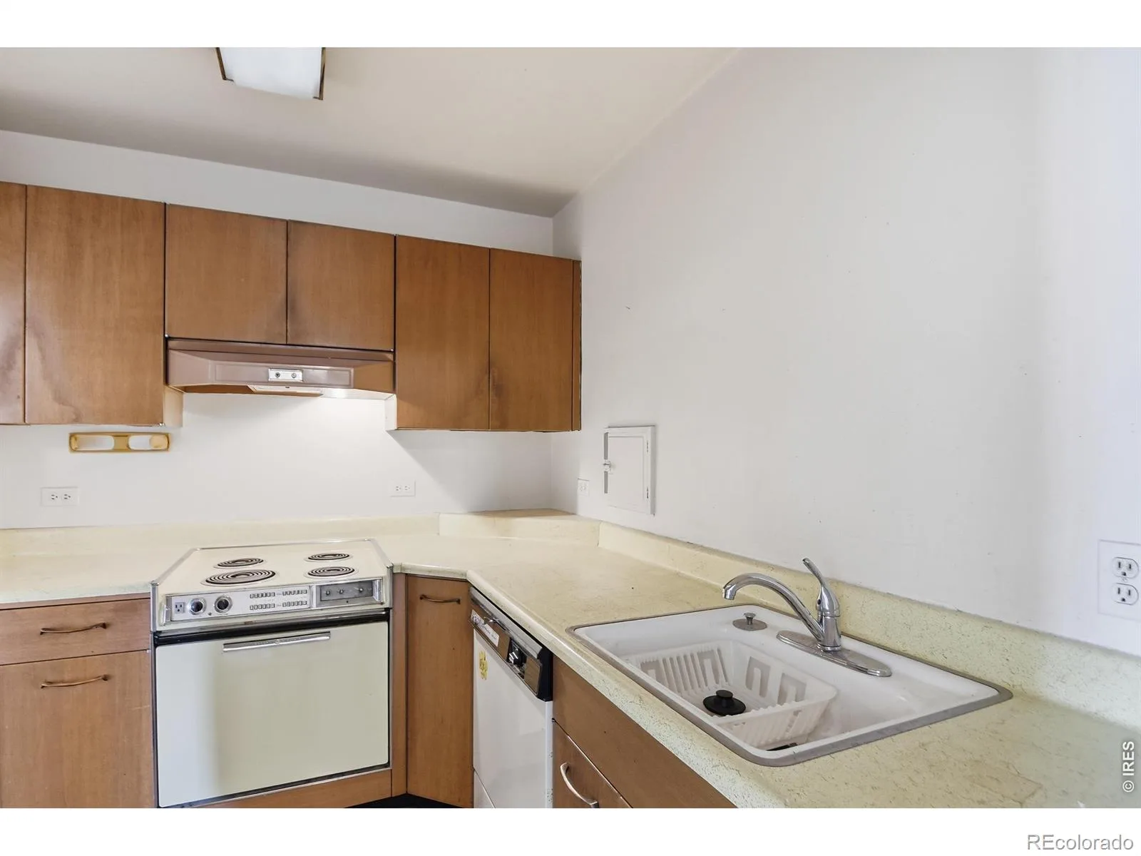 855 N Pennsylvania Street #301 Denver CO 80203 | MLS #RECIR1062392 08122026135619 1600 12