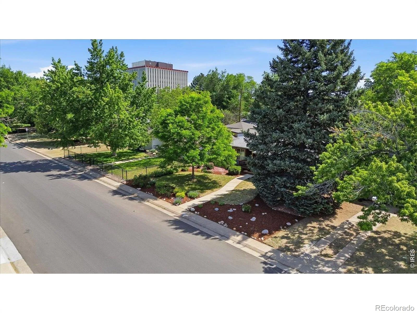 1580 S Garfield Street Denver CO 80210 MLS #RECIR1062687 06292026065444 1600 43