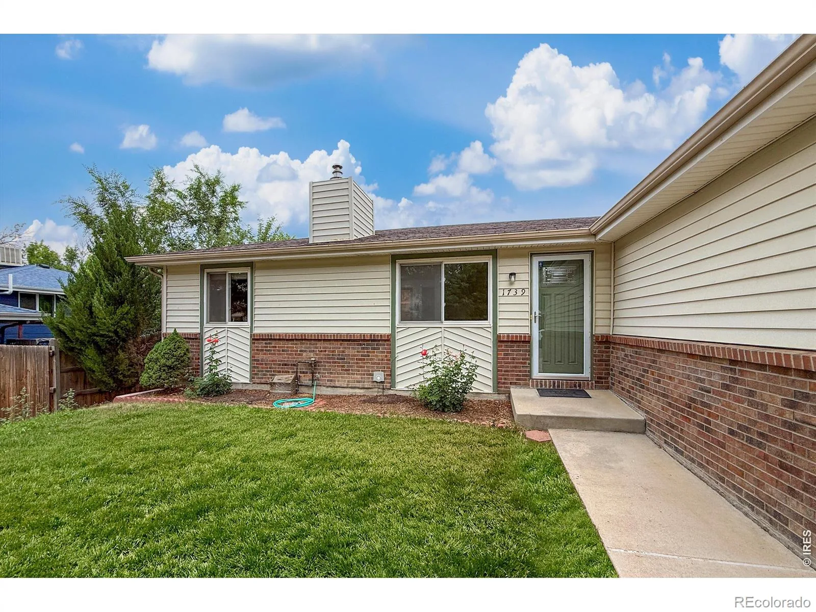 1739 Shavano Street Longmont CO 80504 | MLS #RECIR1062828 08282026003901 1600 1