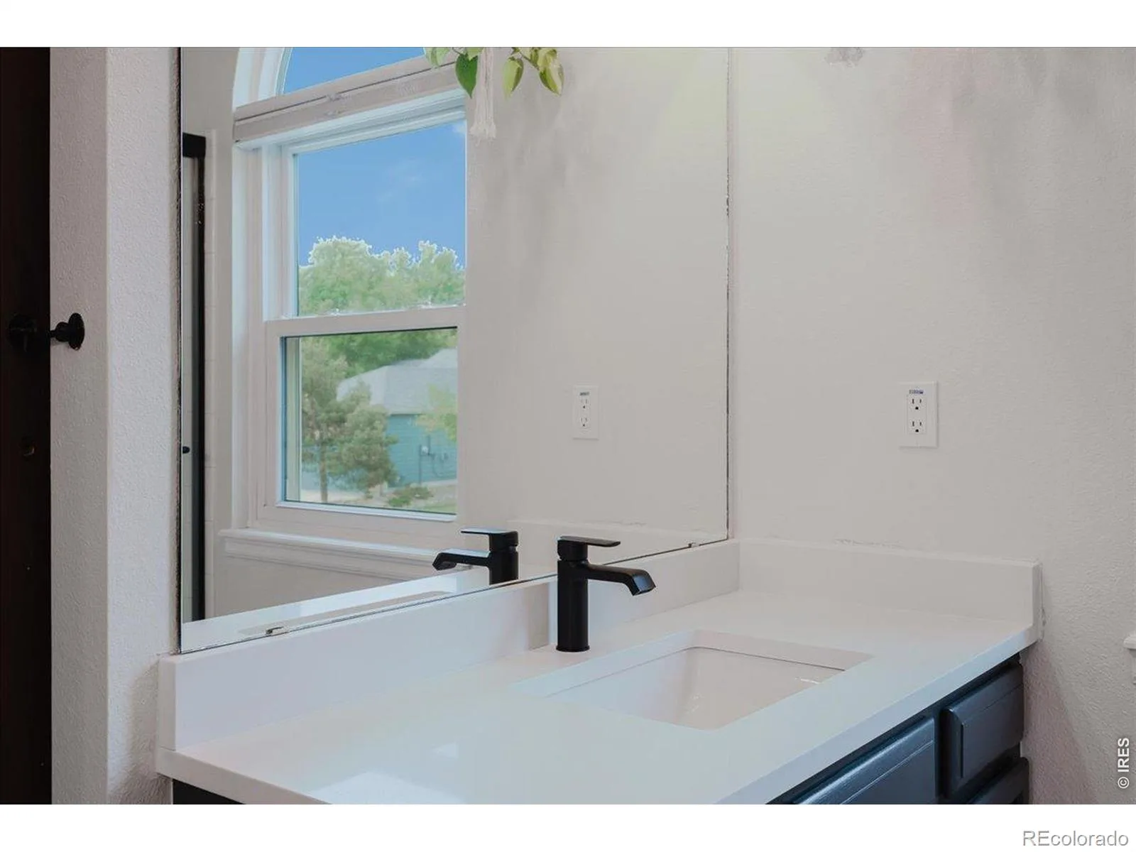 8433 Tabor Circle Arvada CO 80005 MLS #RECIR1062852 06272026005258 1600 23