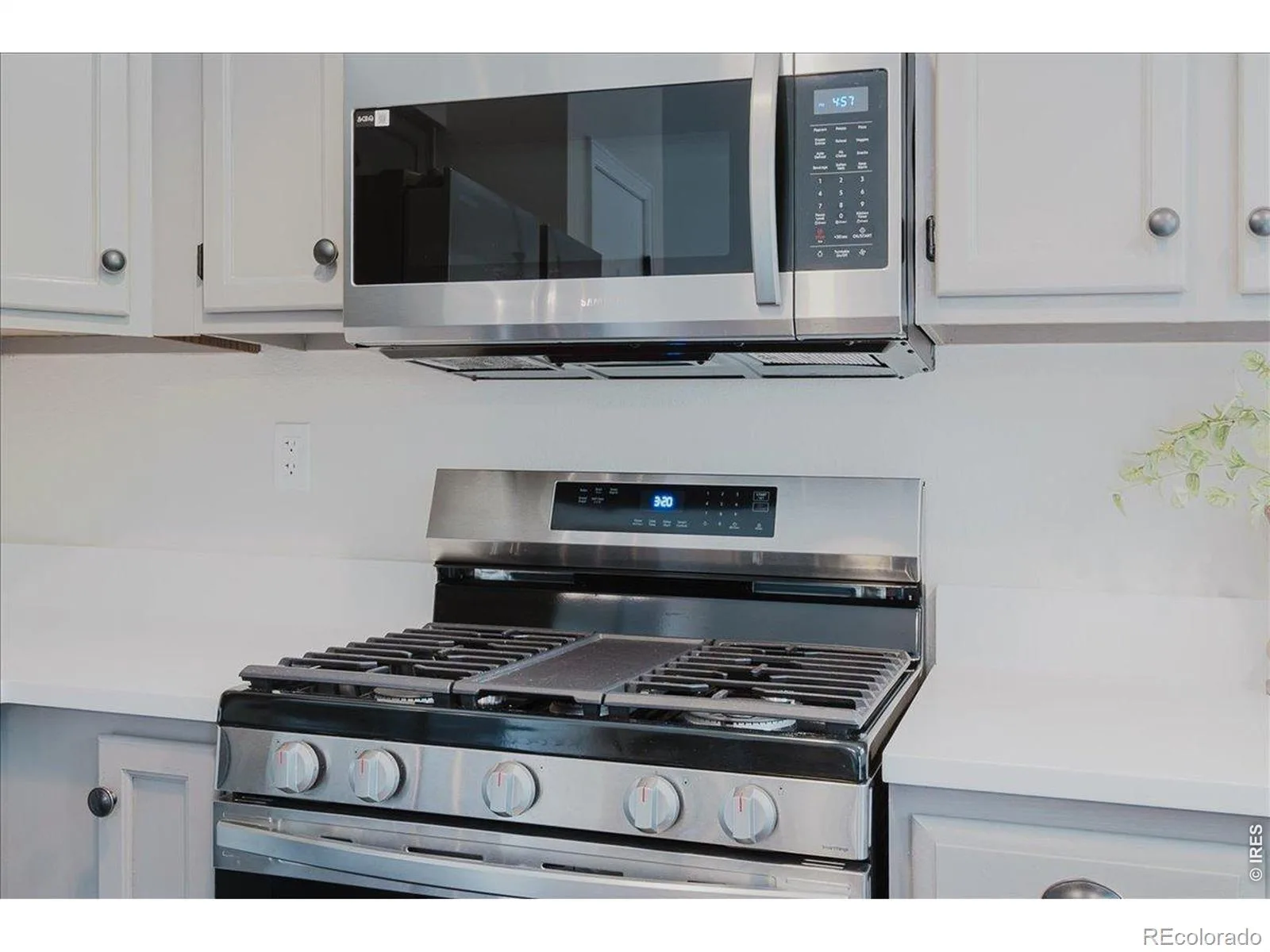 8433 Tabor Circle Arvada CO 80005 MLS #RECIR1062852 06272026005258 1600 9