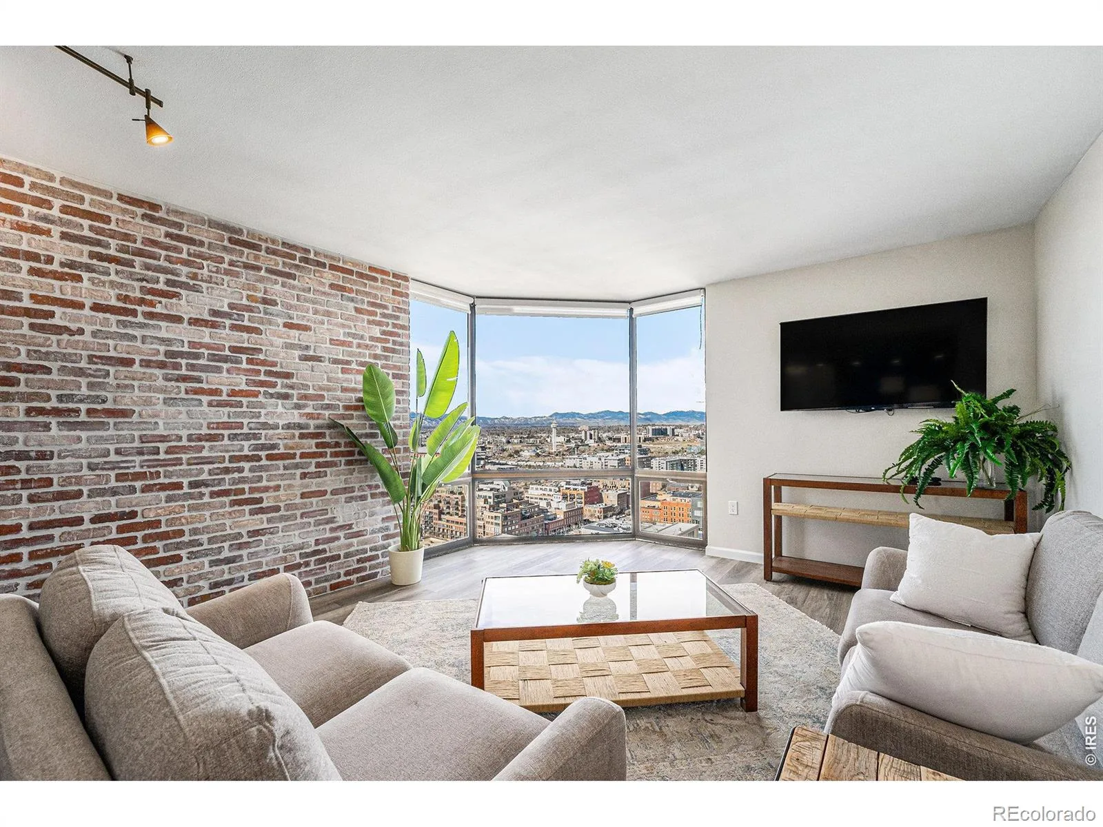 1625 Larimer Street #2501 Denver CO 80202 | MLS #RECIR1063198 09222026063545 1600 1