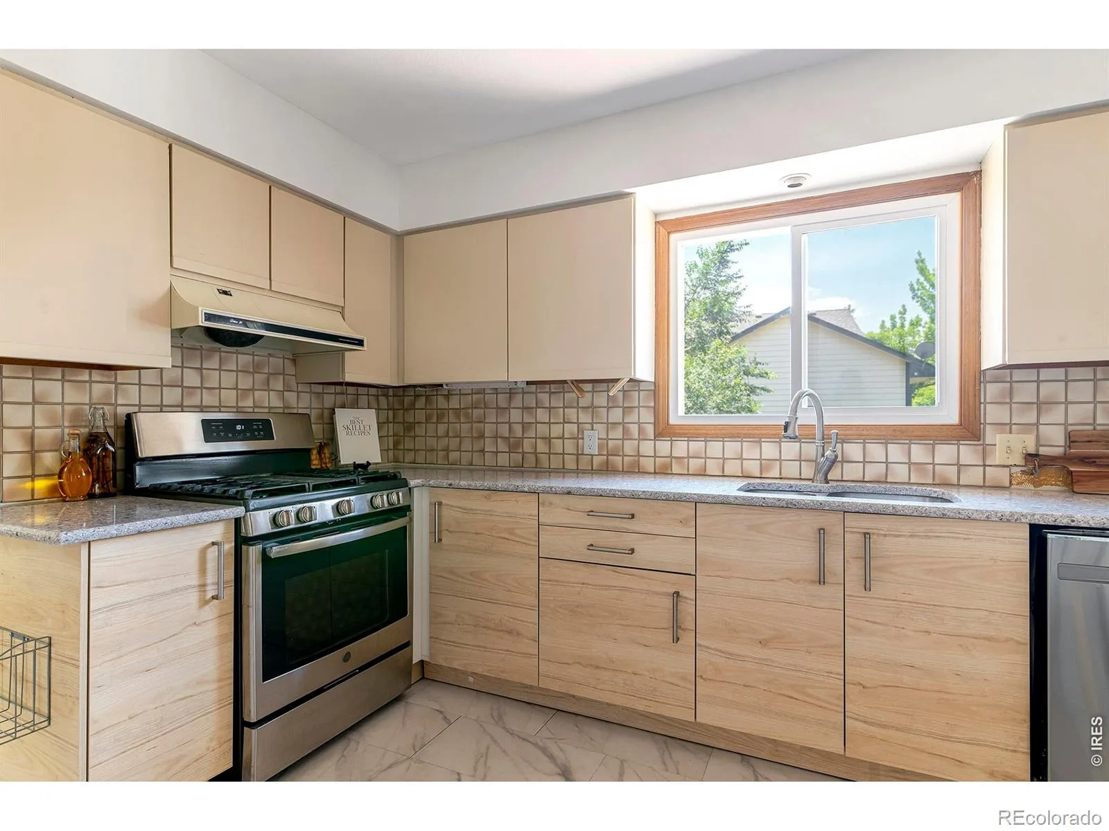 1901 Red Cloud Road Longmont CO 80504 | MLS #RECIR1063472 08172026175641 1600 9