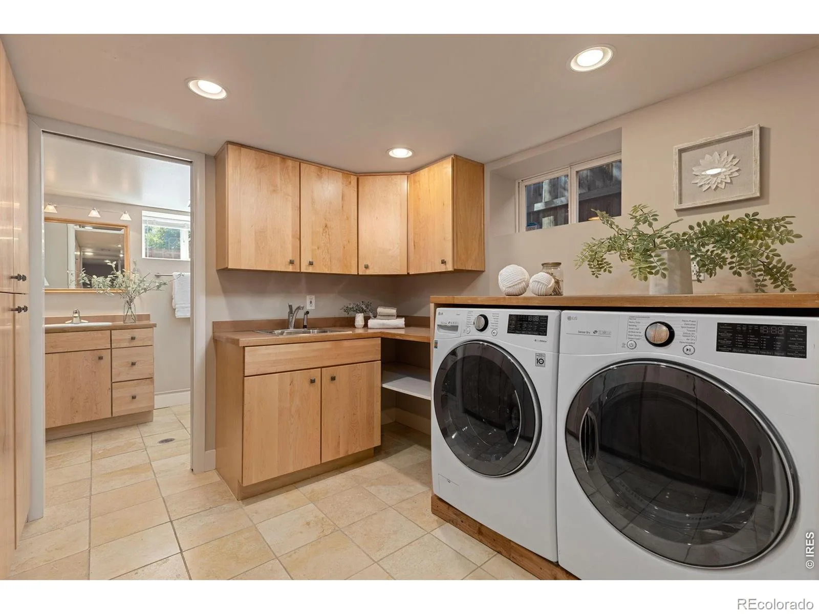 2257 Ivanhoe Street Denver CO 80207 MLS #RECIR1063484 07072026160013 1600 22