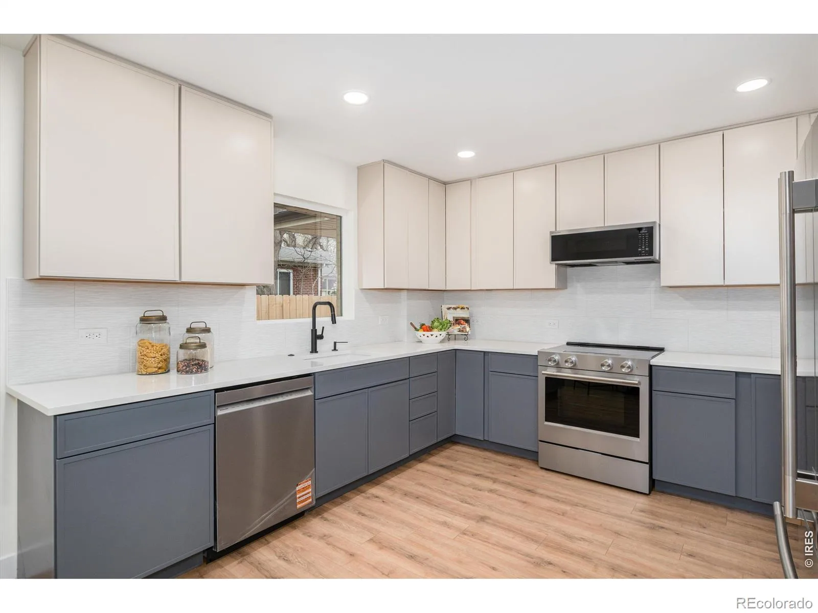 2015 N Monaco Denver CO 80207 MLS #RECIR1063748 07092026193936 1600 27