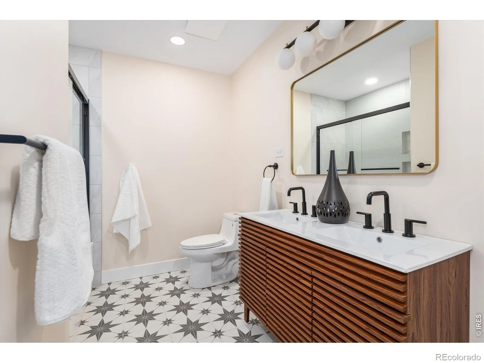 2015 N Monaco Denver CO 80207 MLS #RECIR1063748 07092026193936 1600 34