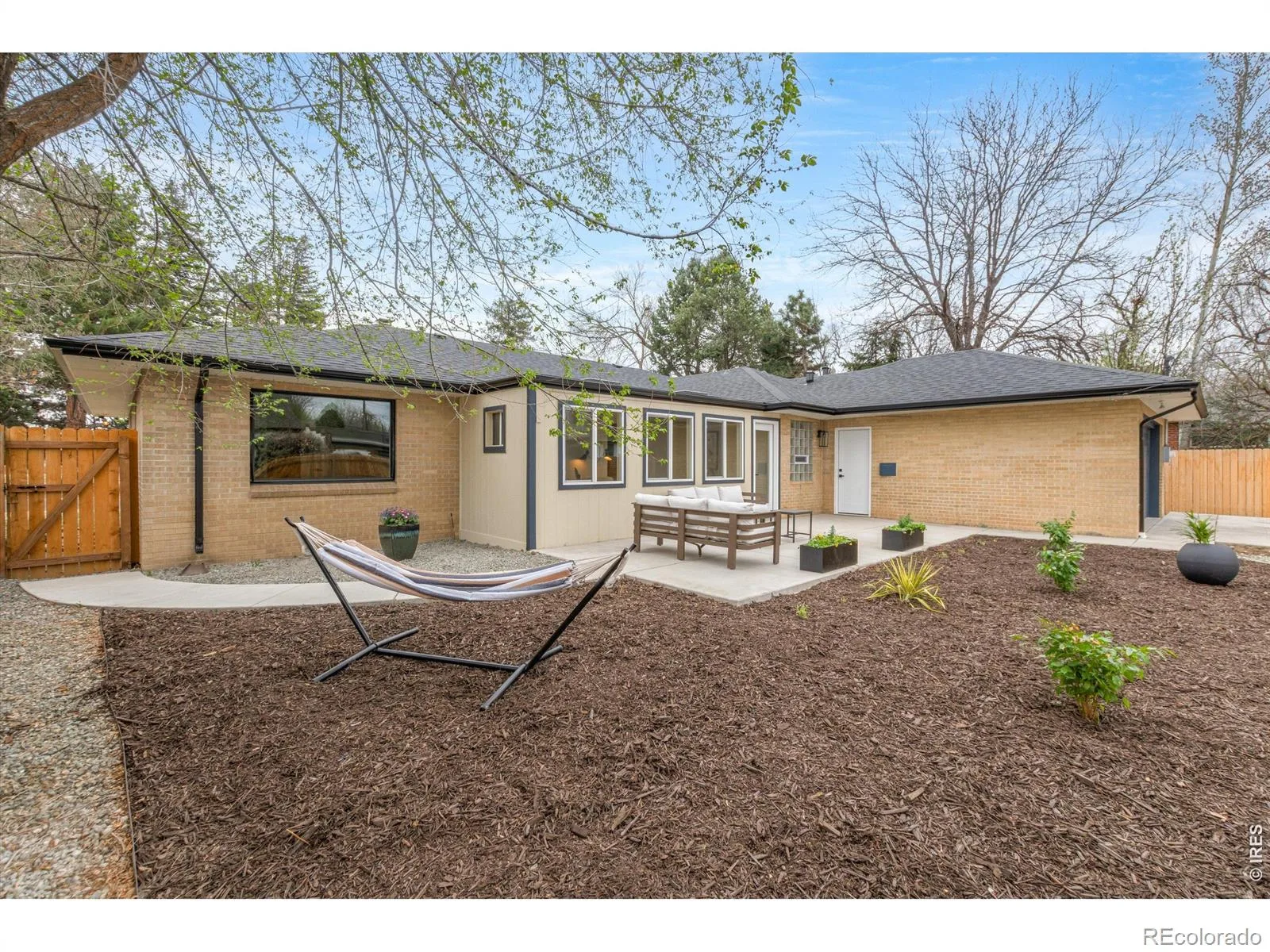 2015 N Monaco Denver CO 80207 MLS #RECIR1063748 07092026193936 1600 44