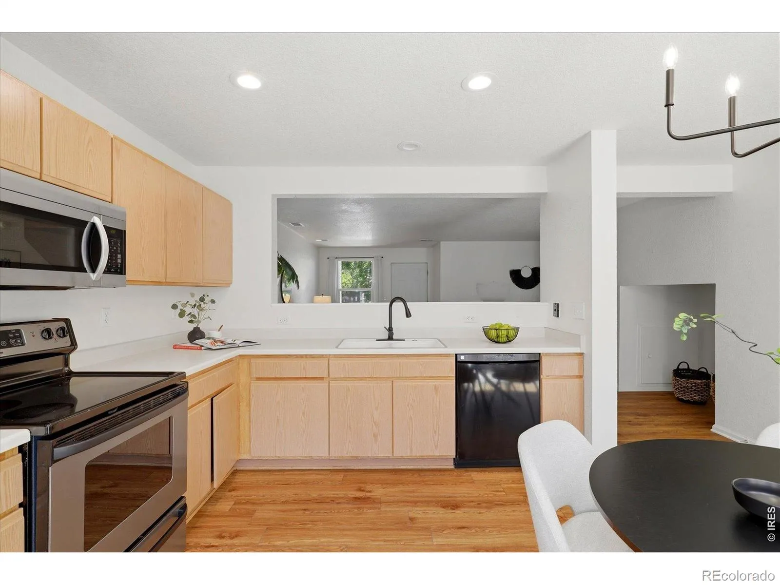 2282 E 111th Drive Northglenn CO 80233 | MLS #RECIR1064006 07132026064335 1600 12