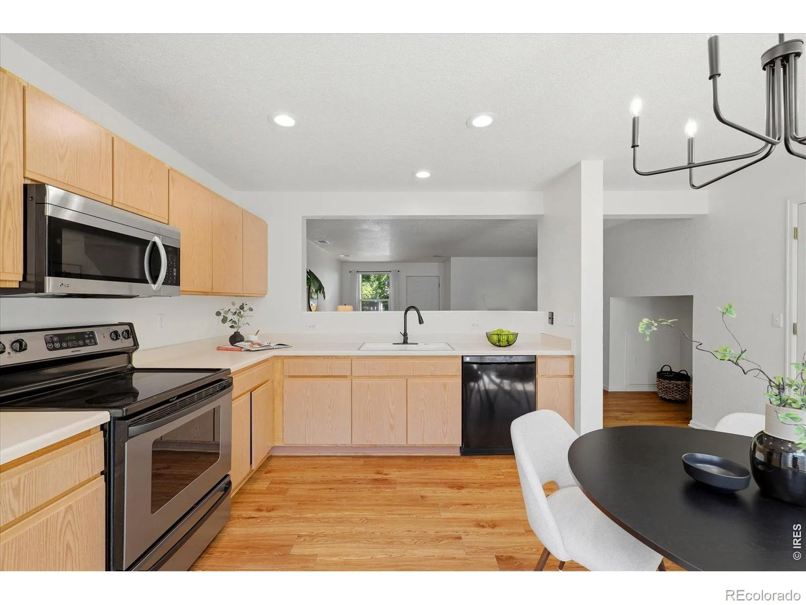 2282 E 111th Drive Northglenn CO 80233 | MLS #RECIR1064006 07132026064335 1600 25