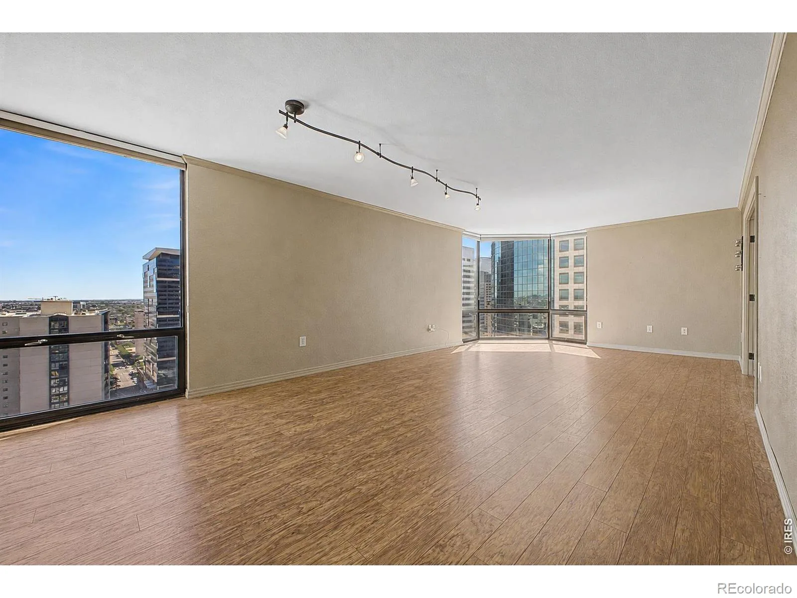1625 Larimer Street #2805 Denver CO 80202 MLS #RECIR1064121 07142026172426 1600 21