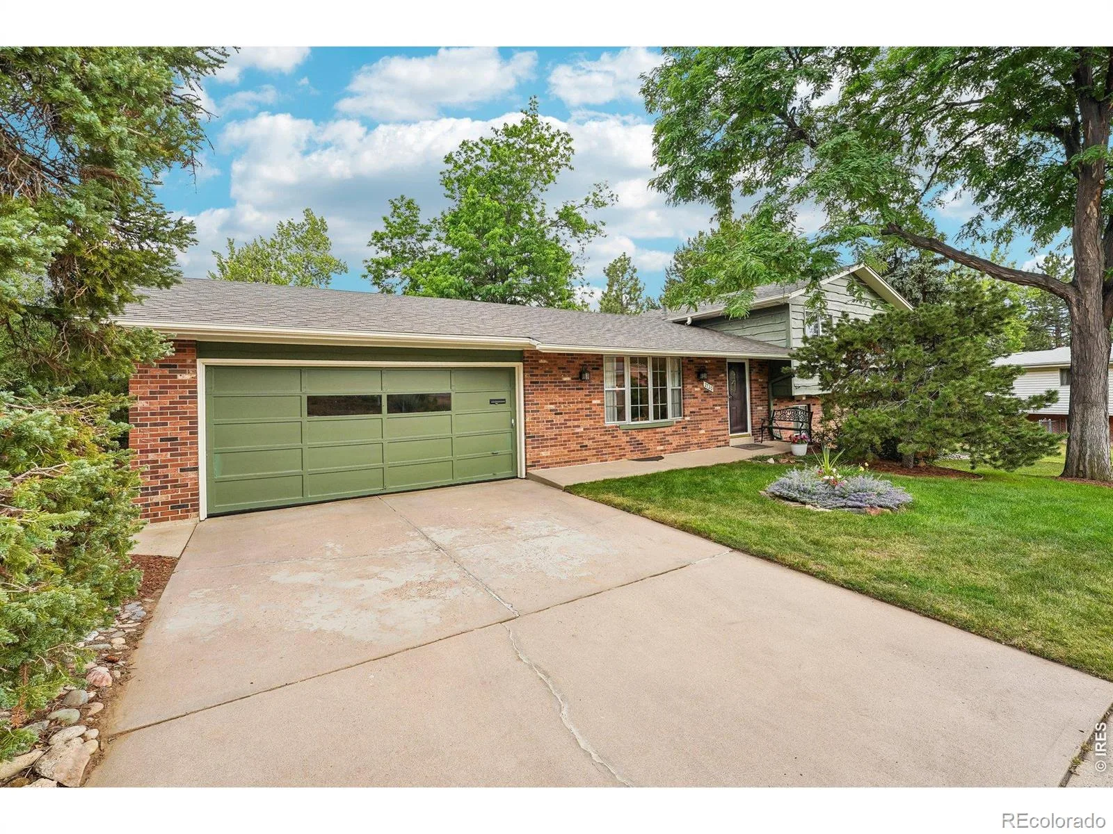 2720 S Chase Way Denver CO 80227 | MLS #REC8737363 07142026194312 1600 4
