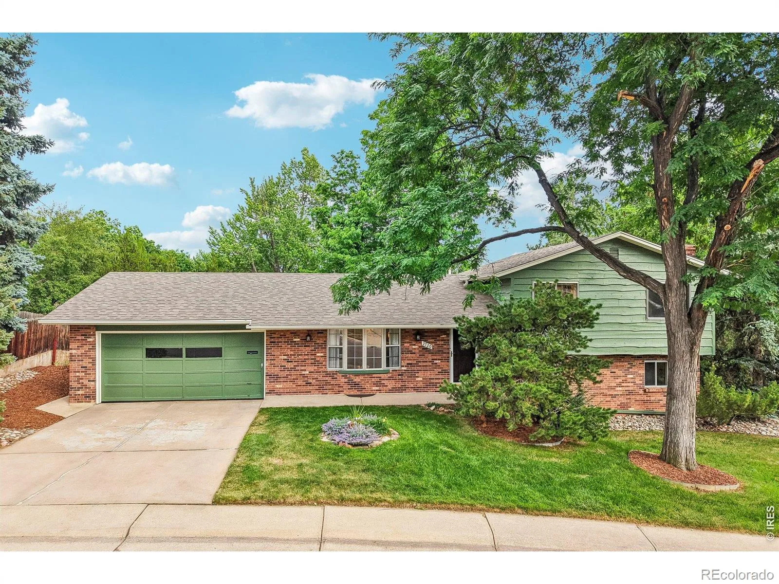 2720 S Chase Way Denver CO 80227 | MLS #REC8737363 07142026194312 1600 49