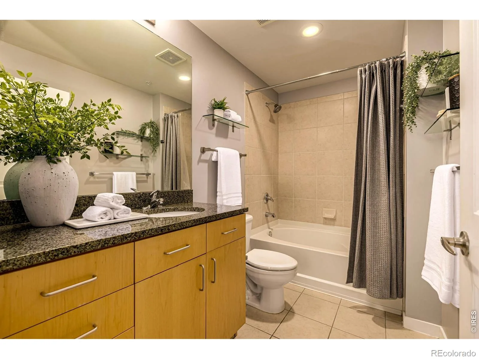 1700 Bassett Street #2117 Denver CO 80202 MLS #RECIR1064177 07142026235013 1600 27