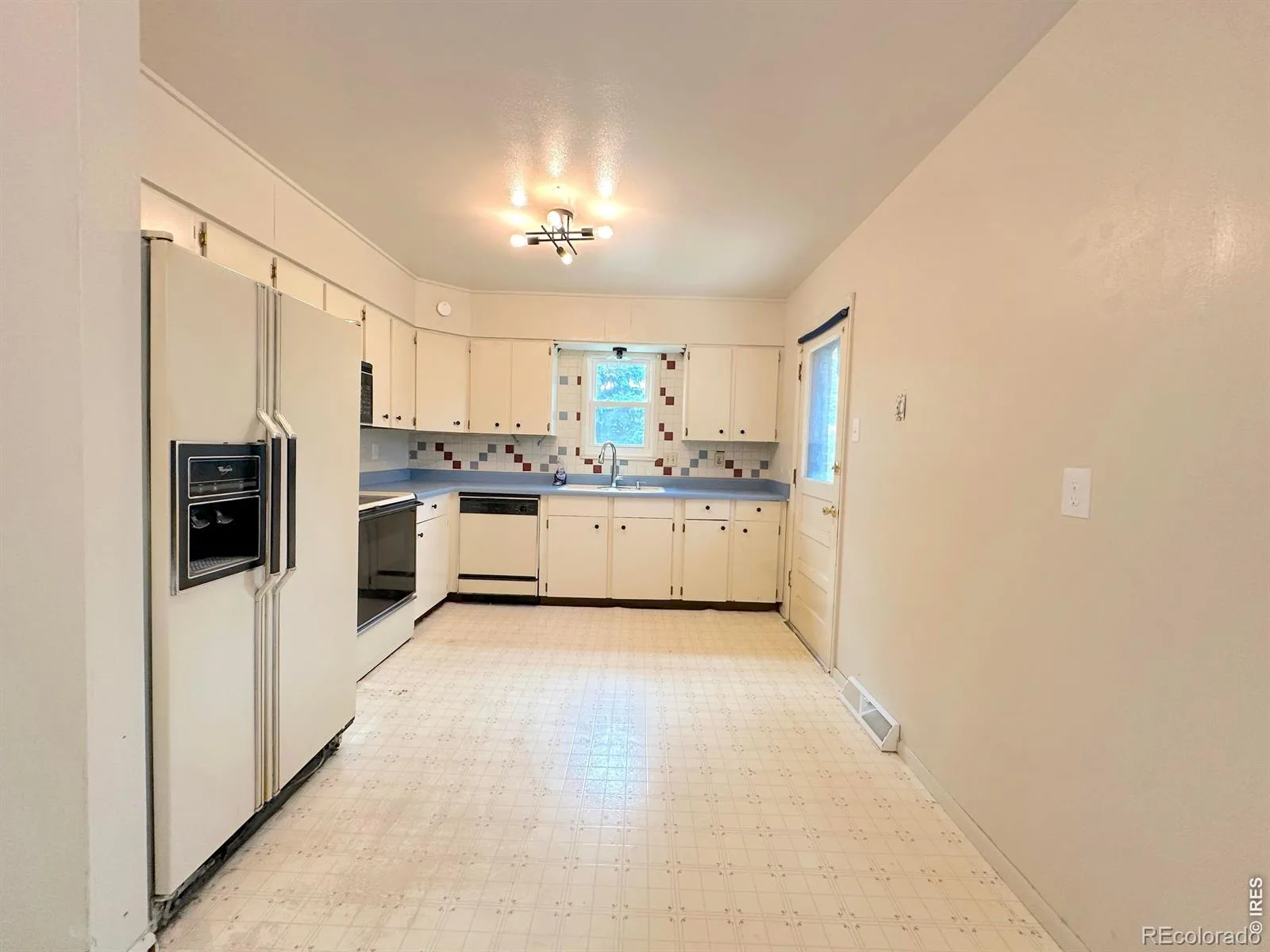 12597 W Maryland Place Lakewood CO 80228 | MLS #RECIR1064237 08172026061030 1600 13