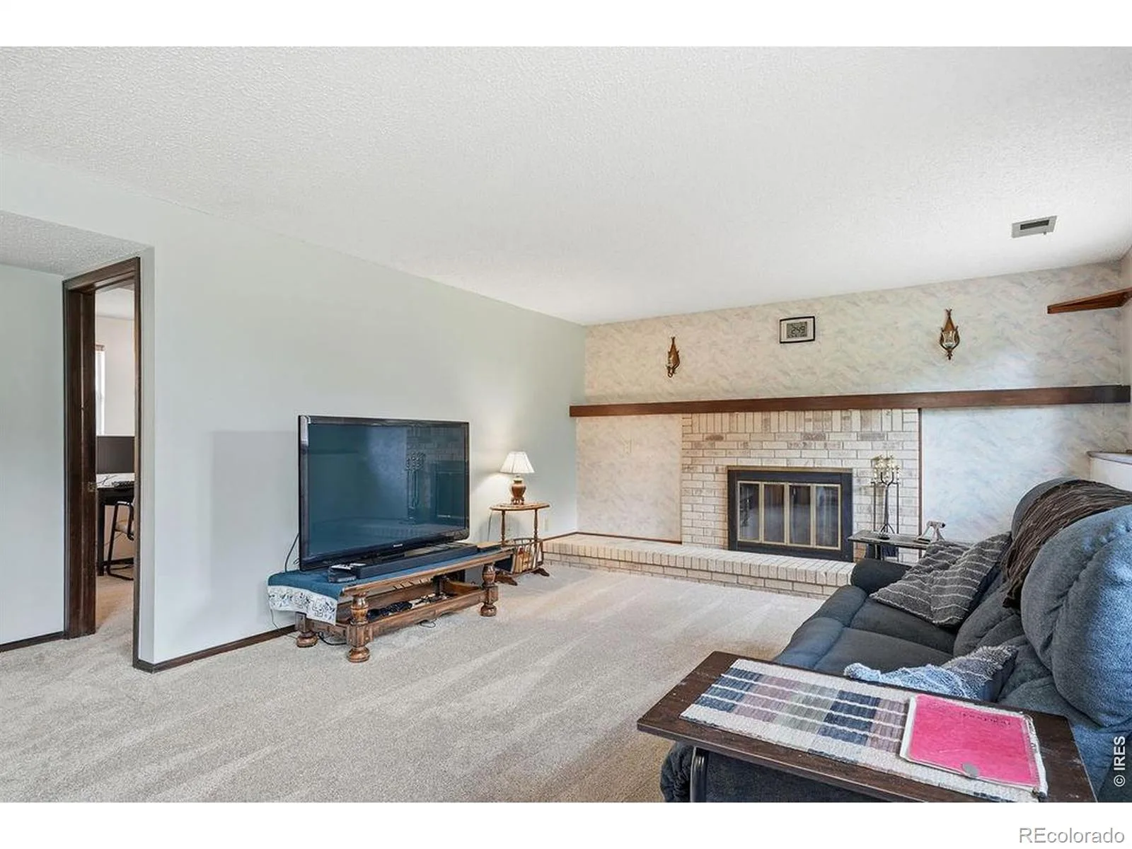 8240 Garland Drive Arvada CO 80005 MLS #RECIR1064277 07152026230412 1600 23