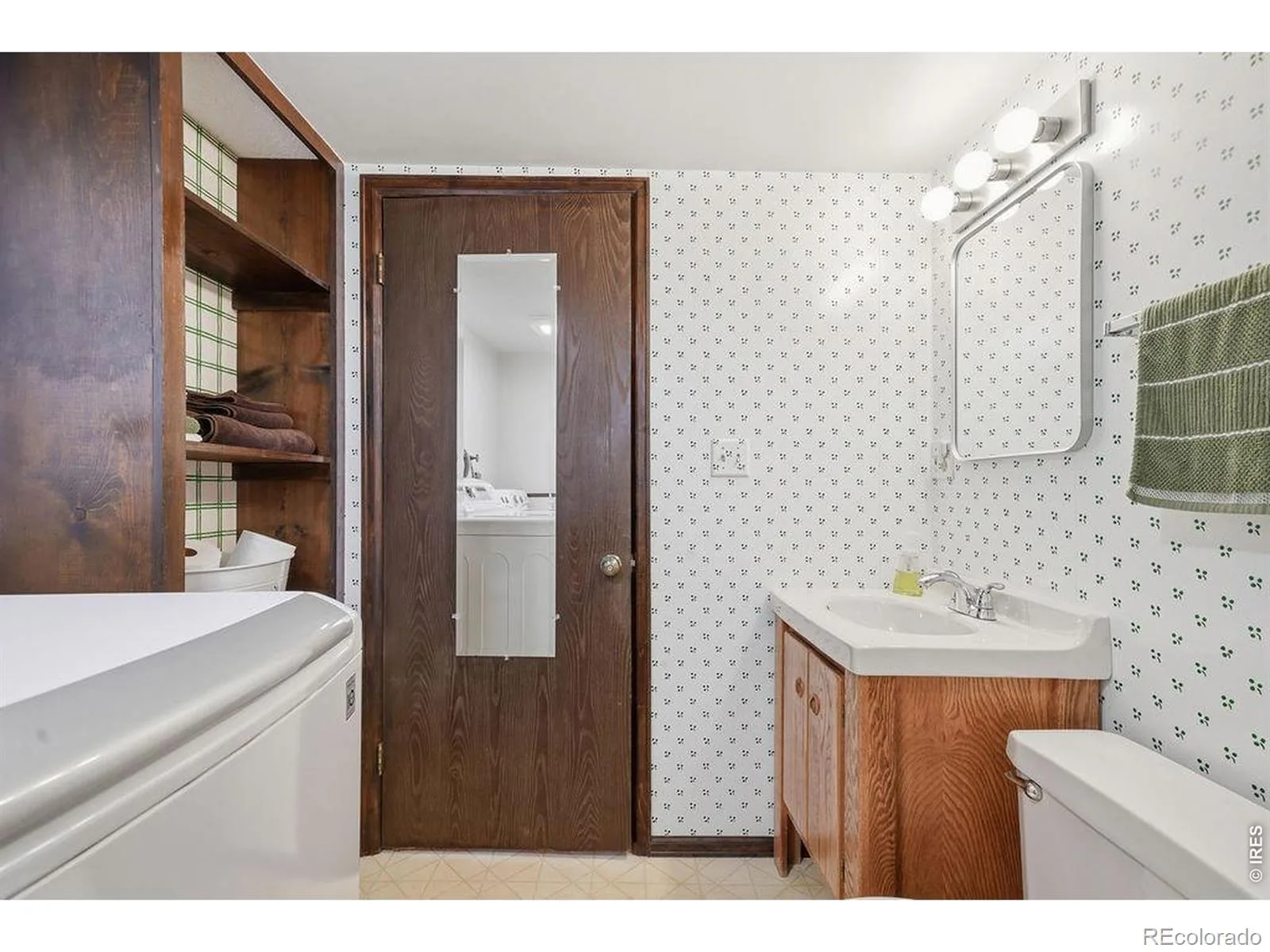 8240 Garland Drive Arvada CO 80005 MLS #RECIR1064277 07152026230412 1600 28