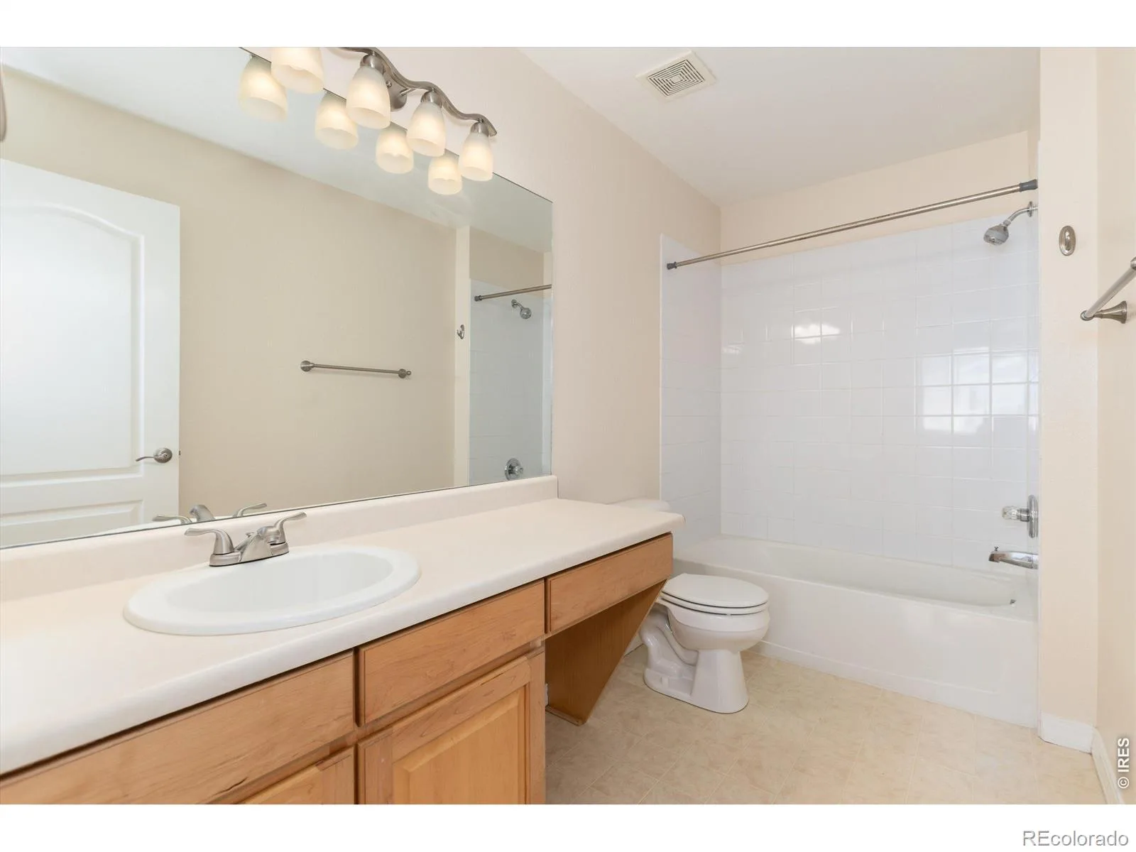 1419 Red Mountain Drive #113 Longmont CO 80504 | MLS #RECIR1064421 07172026005635 1600 25