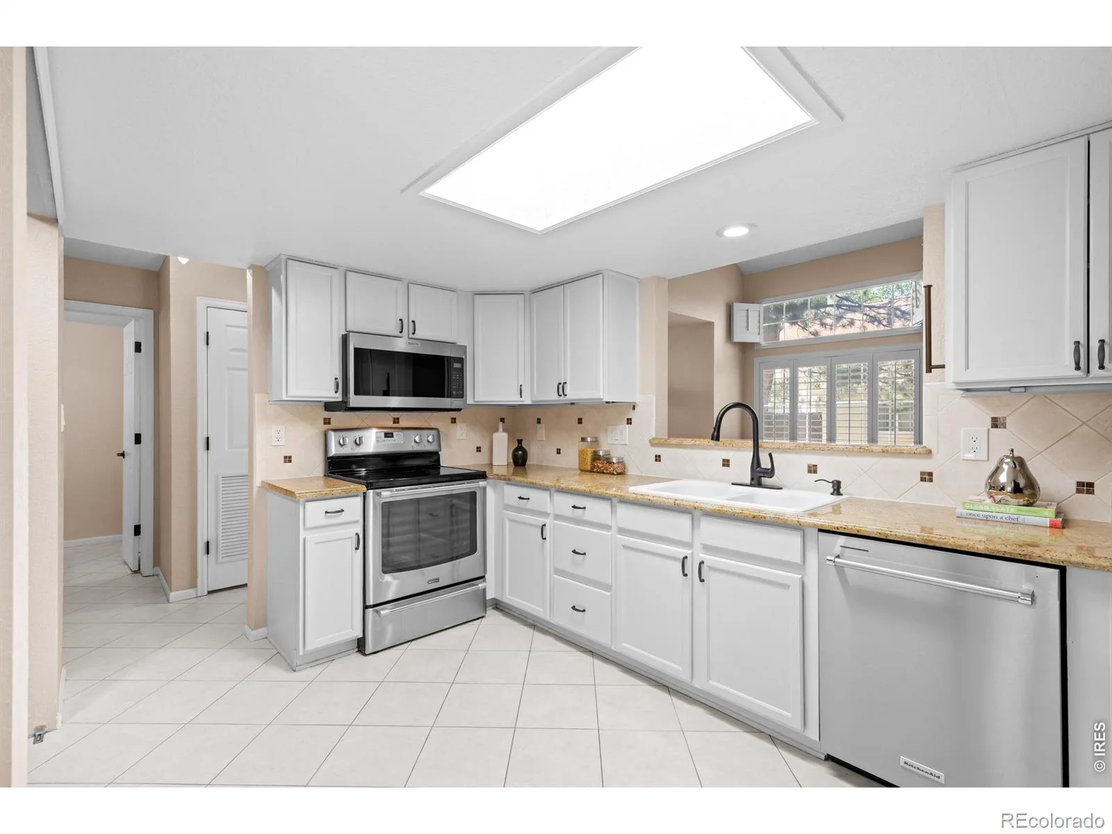 6465 Yank Court #B Arvada CO 80004 | MLS #RECIR1064444 07172026145632 1600 10