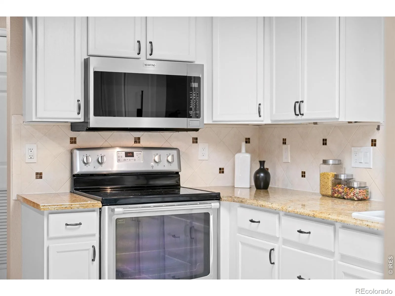 6465 Yank Court #B Arvada CO 80004 | MLS #RECIR1064444 07172026145632 1600 13