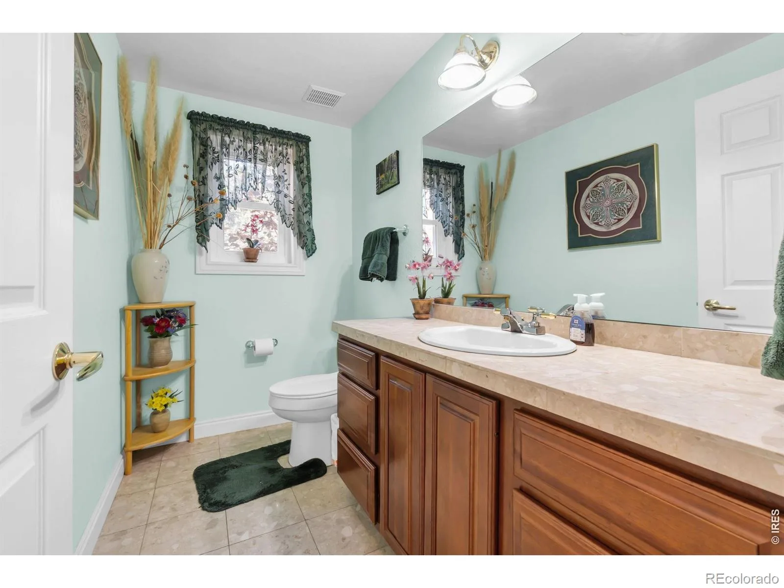 1687 Radcliffe Place Longmont CO 80503 | MLS #RECIR1064447 07202026200807 1600 36