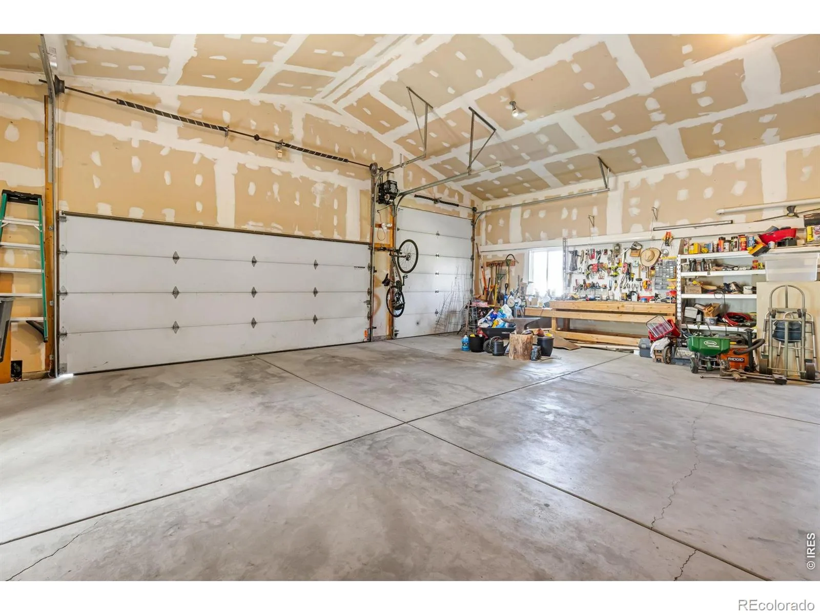 1687 Radcliffe Place Longmont CO 80503 | MLS #RECIR1064447 07202026200807 1600 43