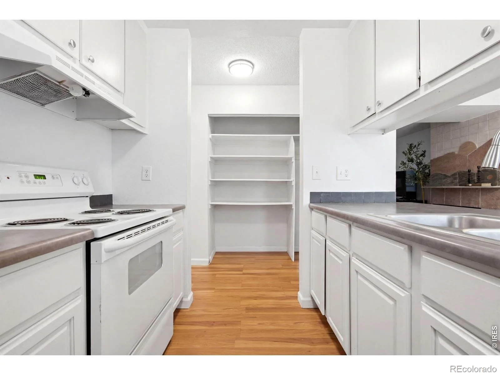 3747 S Granby Way Aurora CO 80014 | MLS #RECIR1064479 08042026002755 1600 10