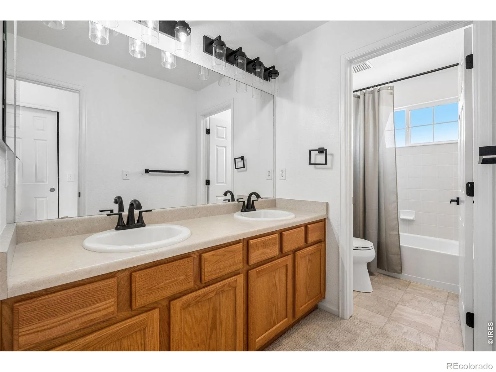 2174 Indian Paintbrush Way Erie CO 80516 | MLS #RECIR1064510 08012026202636 1600 33