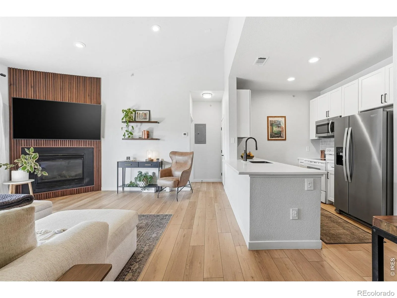 8329 S Independence Circle #306 Littleton CO 80128 | MLS #RECIR1064642 07202026194335 1600 1