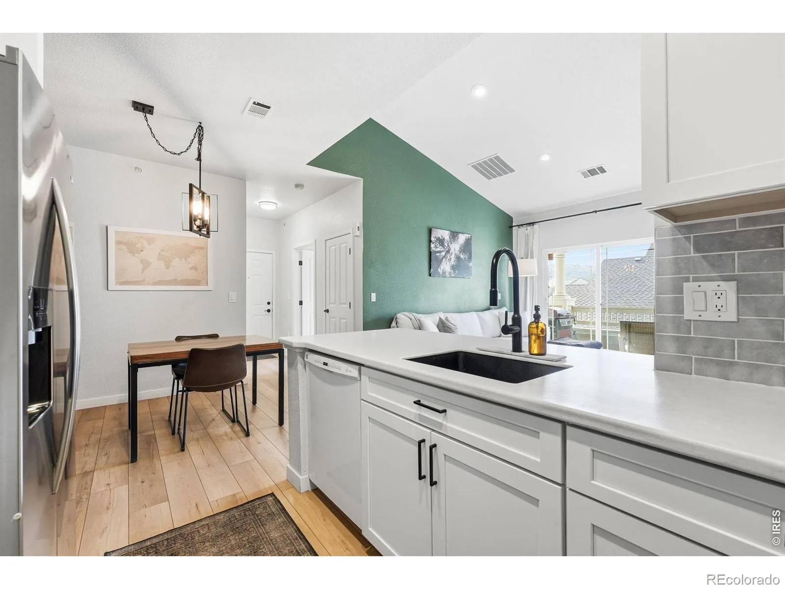 8329 S Independence Circle #306 Littleton CO 80128 | MLS #RECIR1064642 07202026194335 1600 2