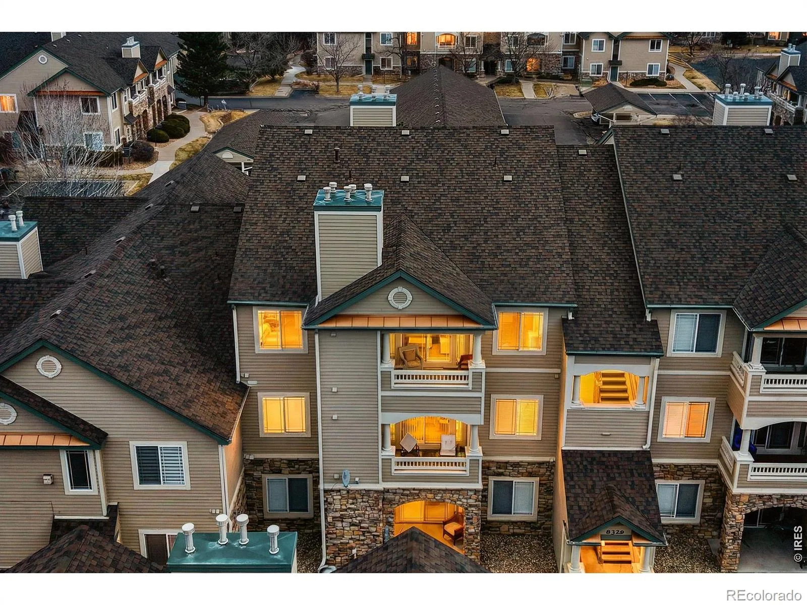 8329 S Independence Circle #306 Littleton CO 80128 | MLS #RECIR1064642 07202026194335 1600 34
