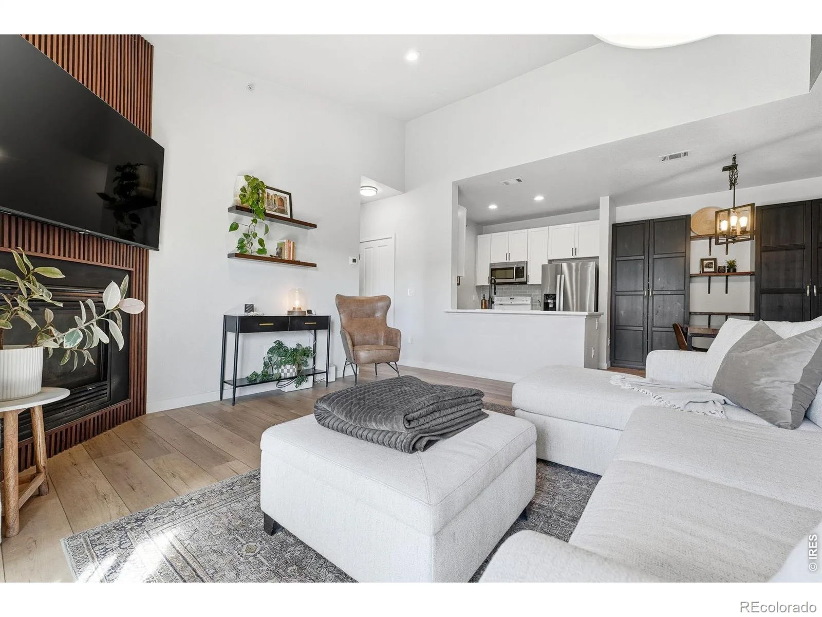8329 S Independence Circle #306 Littleton CO 80128 | MLS #RECIR1064642 07202026194335 1600 8