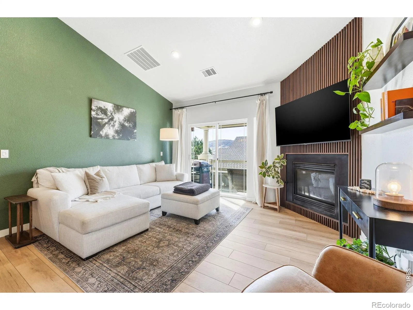 8329 S Independence Circle #306 Littleton CO 80128 | MLS #RECIR1064642 07202026194335 1600 9