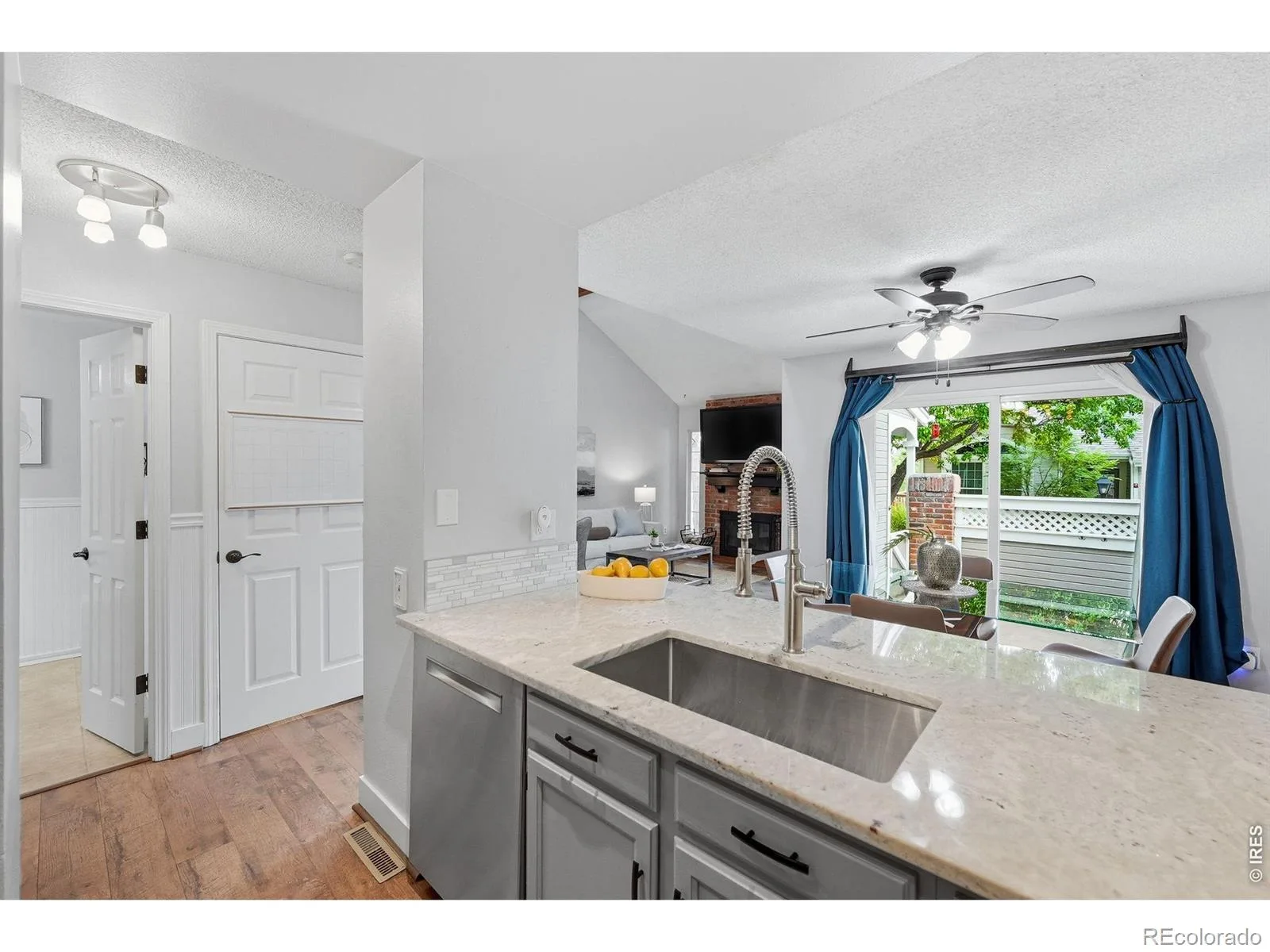 2892 W Long Circle #G Littleton CO 80120 | MLS #RECIR1064746 07212026235328 1600 12