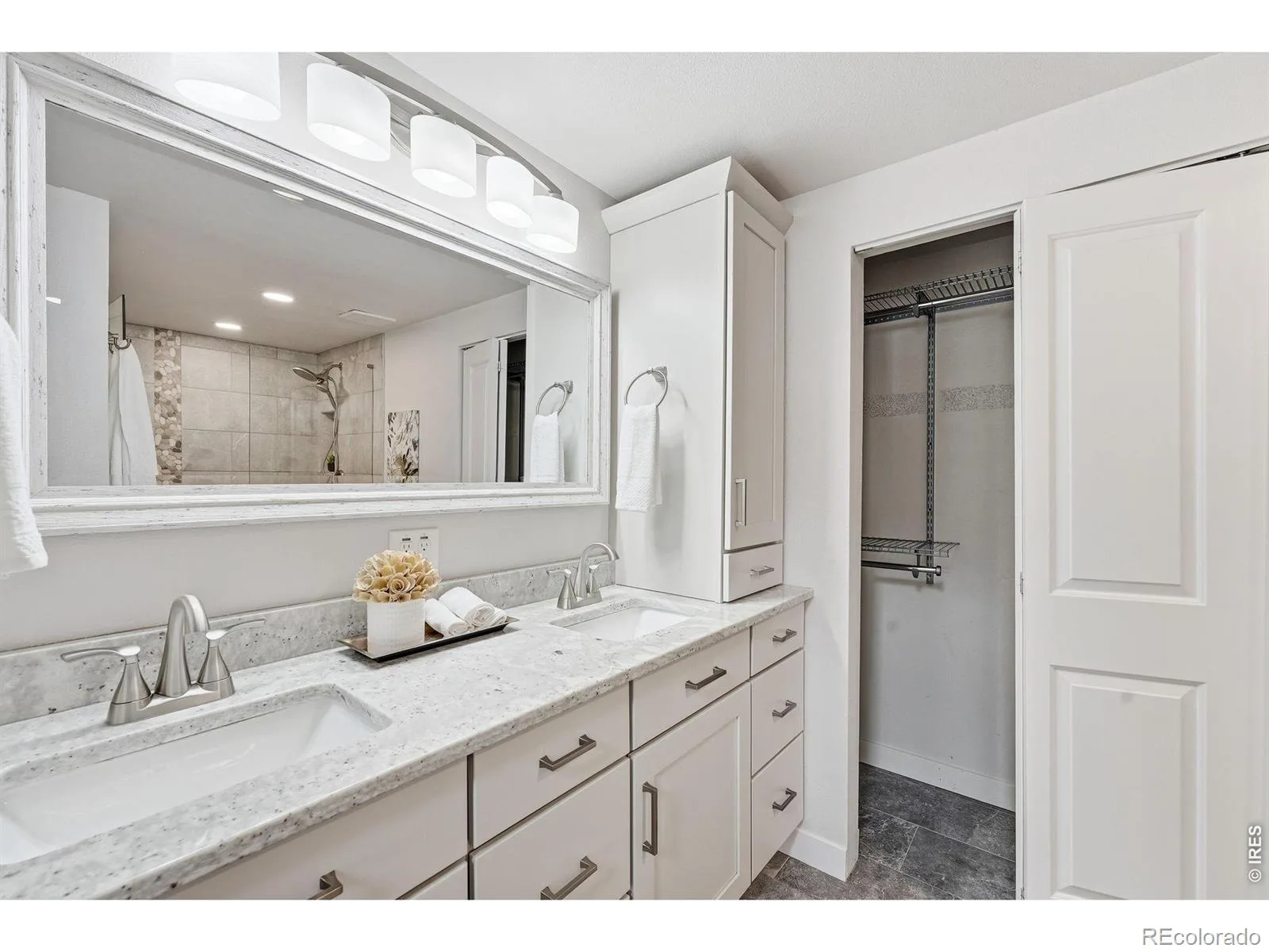 2892 W Long Circle #G Littleton CO 80120 | MLS #RECIR1064746 07212026235328 1600 18