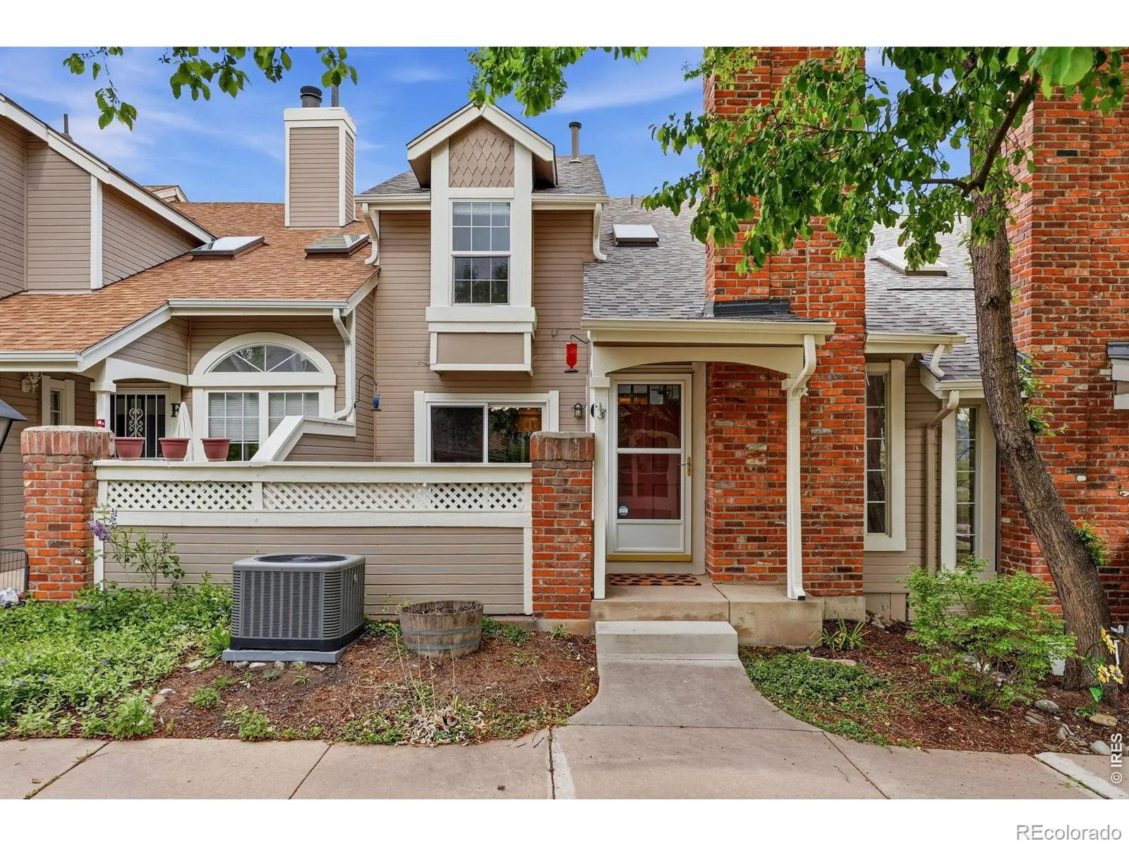 2892 W Long Circle #G Littleton CO 80120 | MLS #RECIR1064746 07212026235328 1600 2
