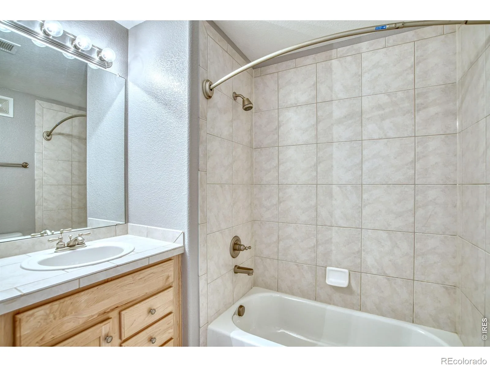 2239 Calais Drive #11B Longmont CO 80504 | MLS #RECIR1064850 08272026171815 1600 14