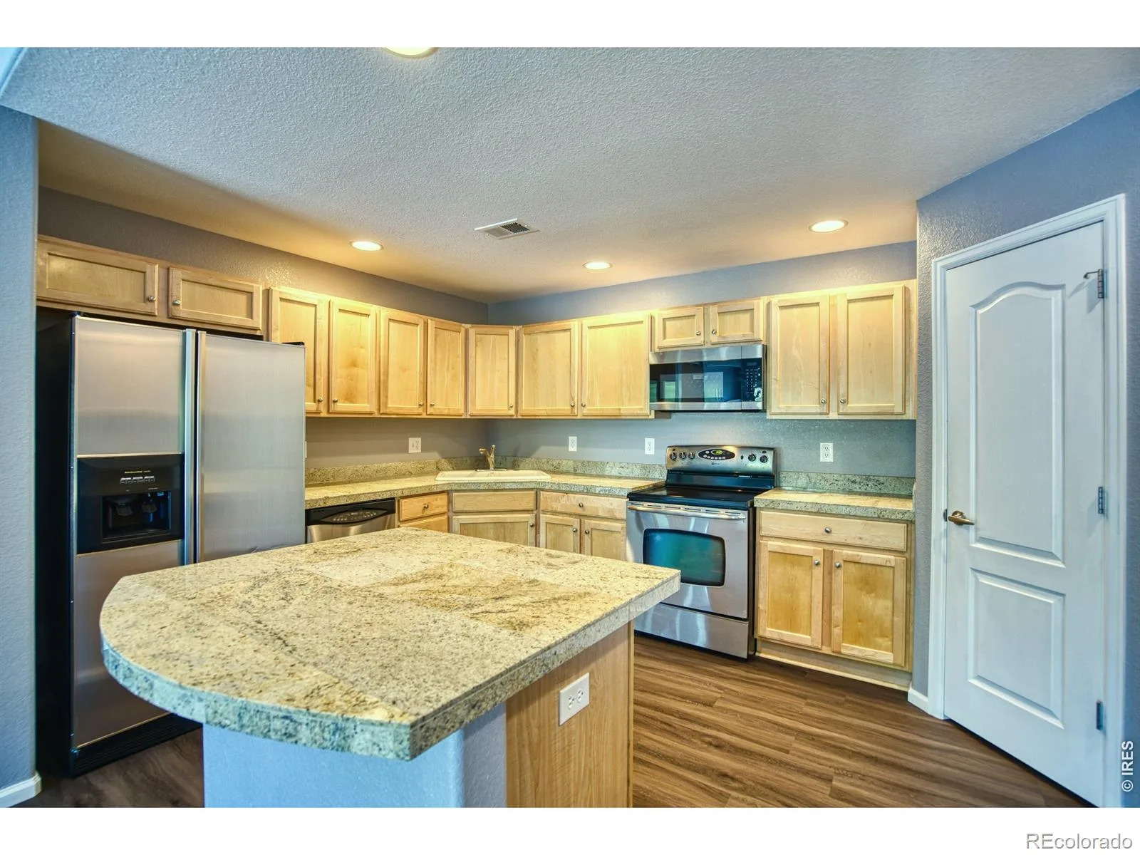 2239 Calais Drive #11B Longmont CO 80504 | MLS #RECIR1064850 08272026171815 1600 4