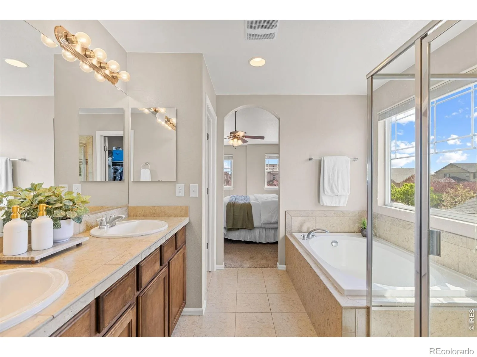 163 N Jamestown Way Aurora CO 80018 | MLS #RECIR1064860 08222026003759 1600 16