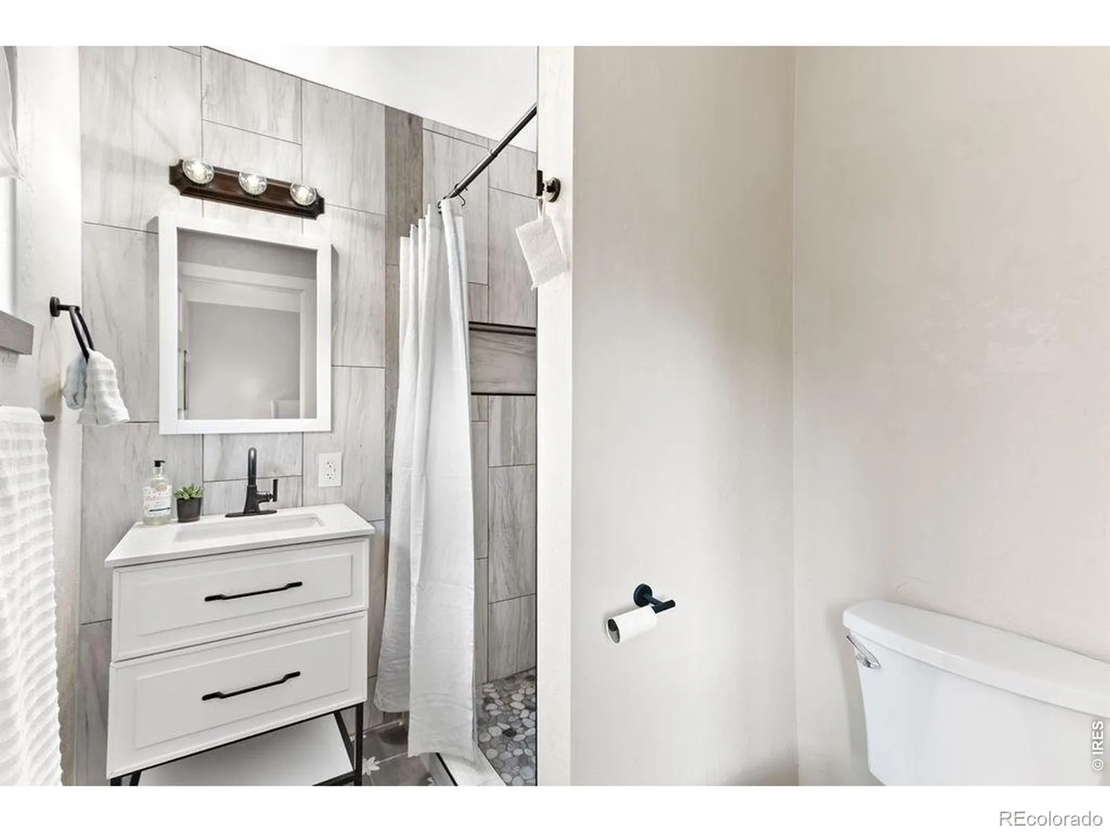 6010 Johnson Way Arvada CO 80004 | MLS #RECIR1064912 07252026071434 1600 18
