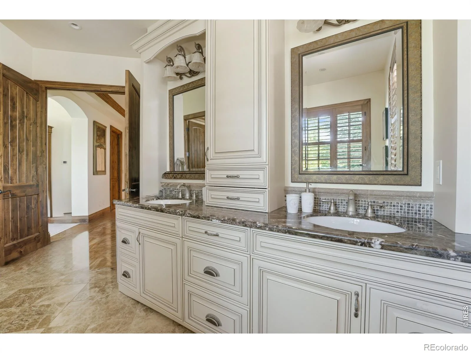4053 E Iris Court Greenwood Village CO 80121 | MLS #RECIR1064995 07302026005548 1600 17