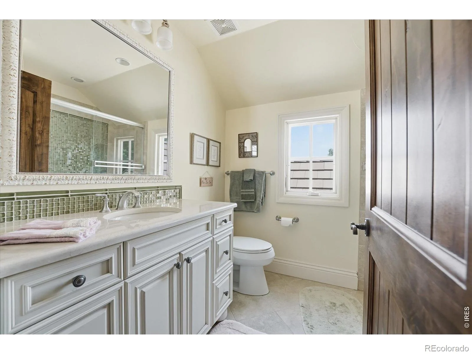 4053 E Iris Court Greenwood Village CO 80121 | MLS #RECIR1064995 07302026005548 1600 24