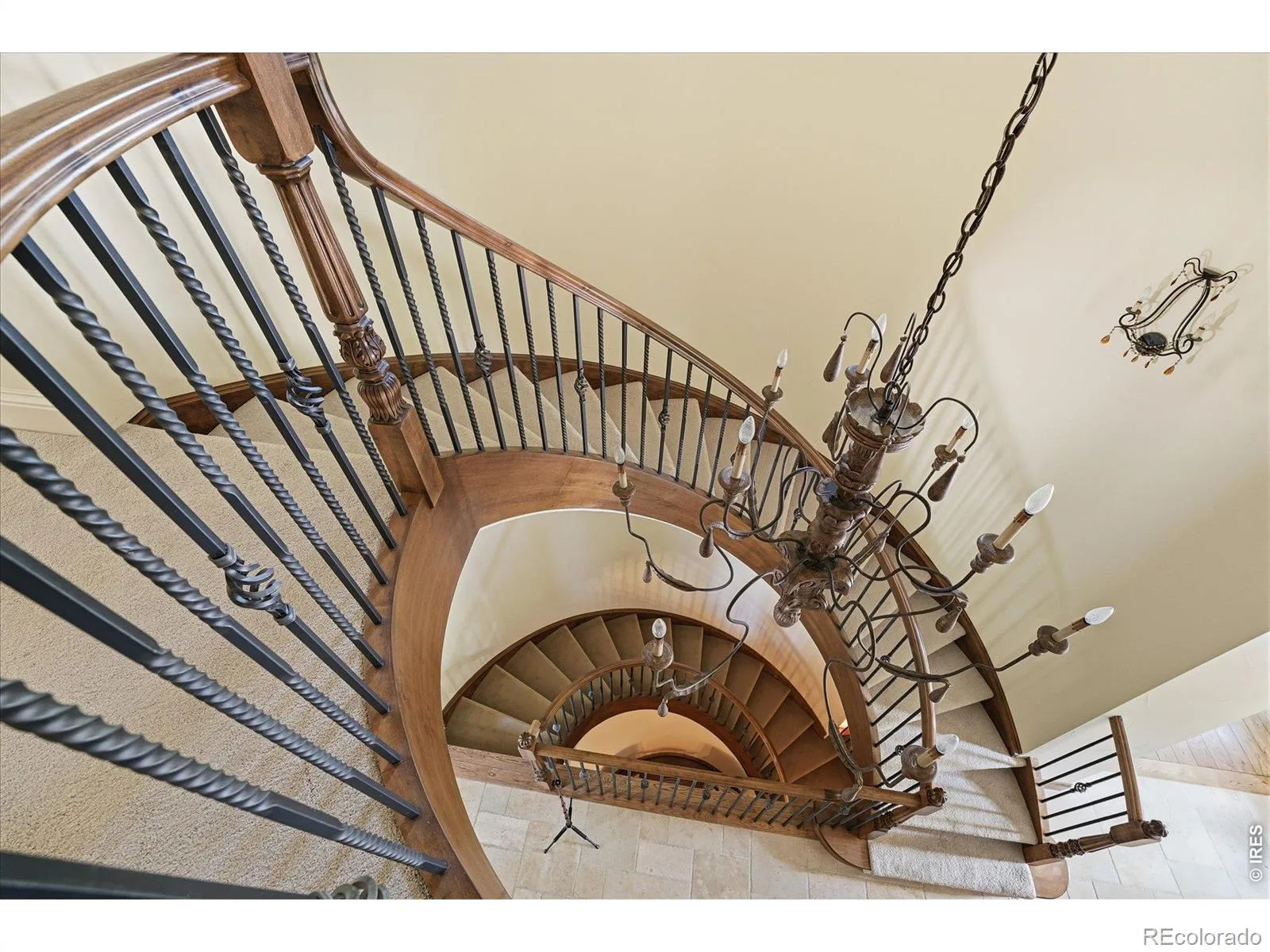 4053 E Iris Court Greenwood Village CO 80121 | MLS #RECIR1064995 07302026005548 1600 25