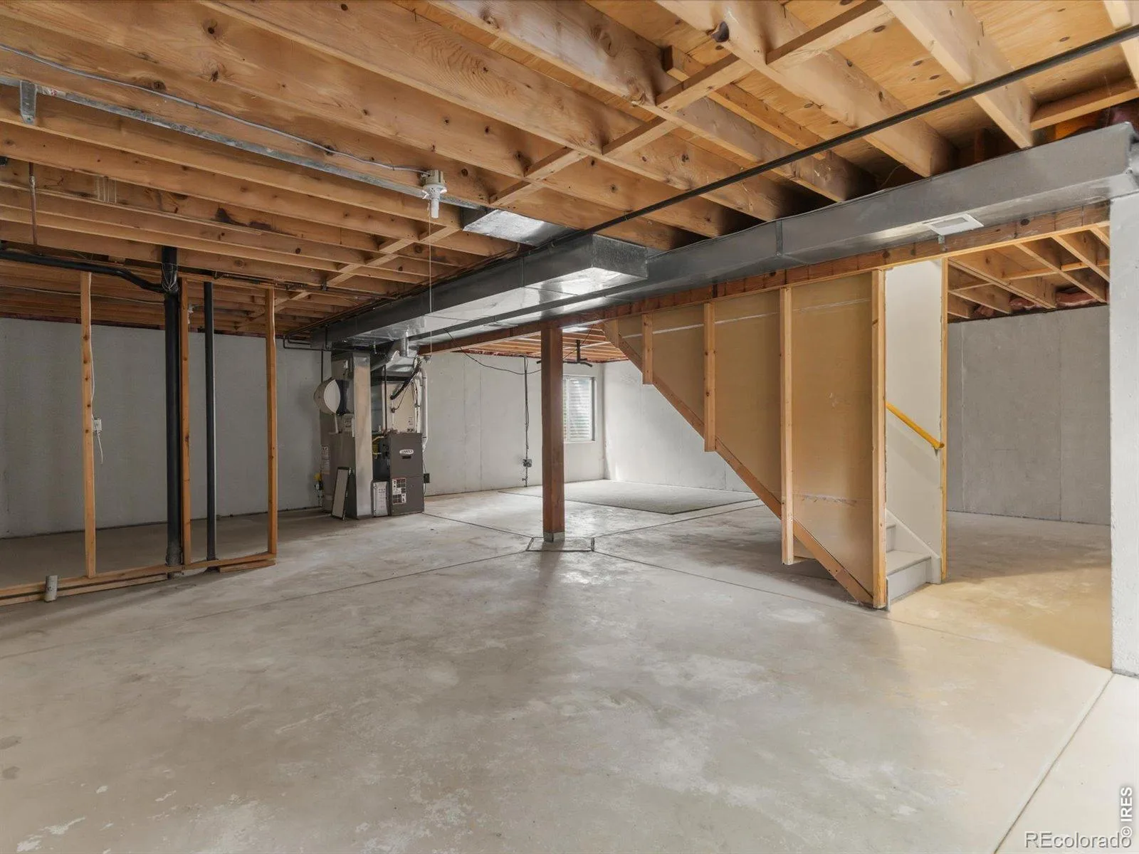2301 N Shore Drive Longmont CO 80503 | MLS #RECIR1065024 07262026004441 1600 32