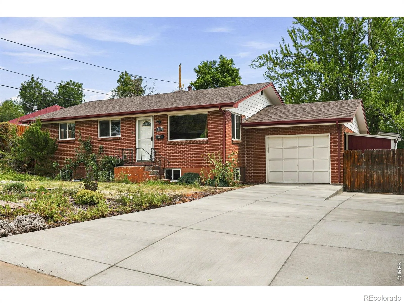 1915 Cheyenne Street Golden CO 80401 | MLS #RECIR1065320 07302026160154 1600 5