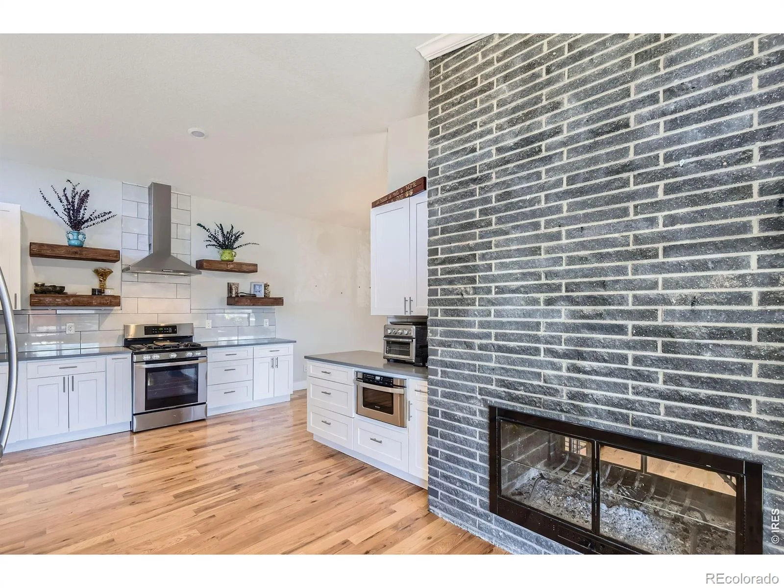 345 S Forest Street Denver CO 80246 | MLS #RECIR1065354 08252026001316 1600 4