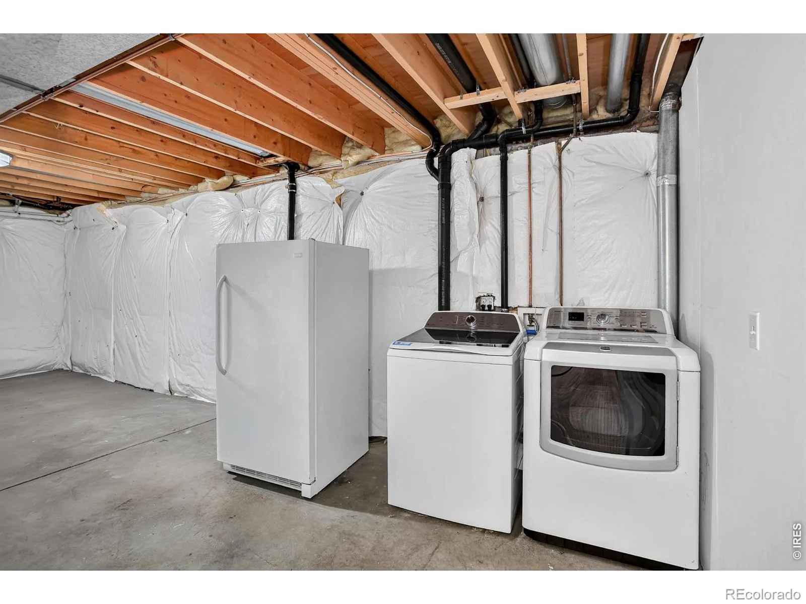 346 Wadsworth Circle Longmont CO 80504 | MLS #RECIR1065360 07302026184023 1600 31