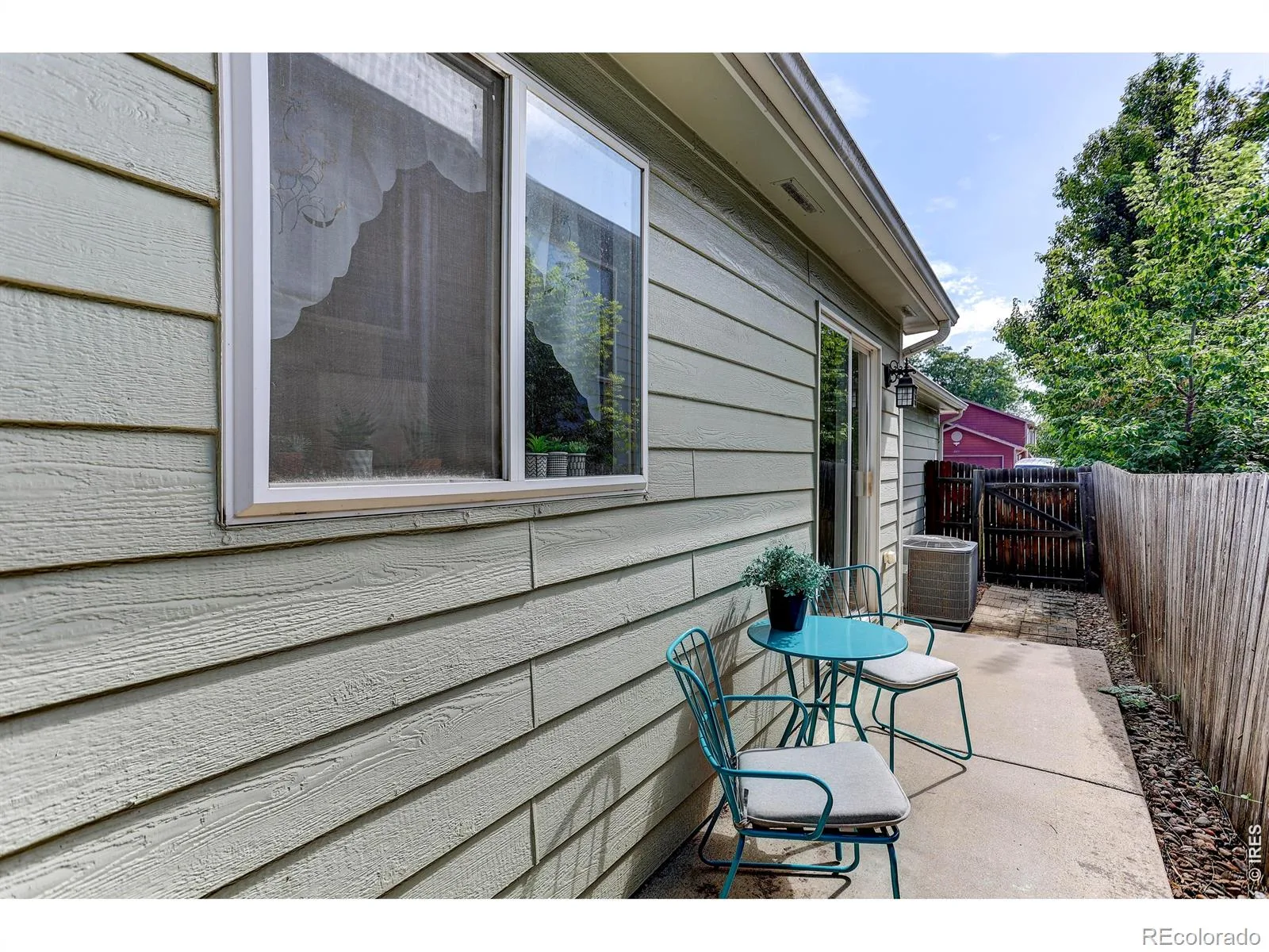 346 Wadsworth Circle Longmont CO 80504 | MLS #RECIR1065360 07302026184023 1600 32