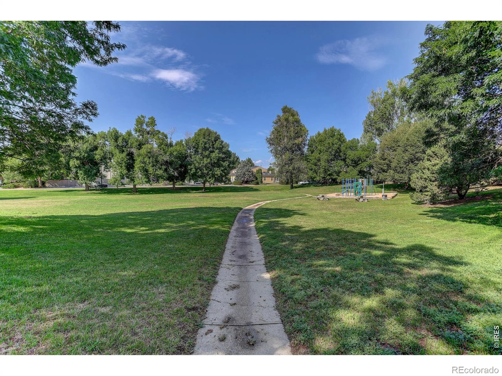 346 Wadsworth Circle Longmont CO 80504 | MLS #RECIR1065360 07302026184023 1600 33
